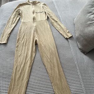 Long sleeve jumpsuit with front zipper #plt #jumpsuit